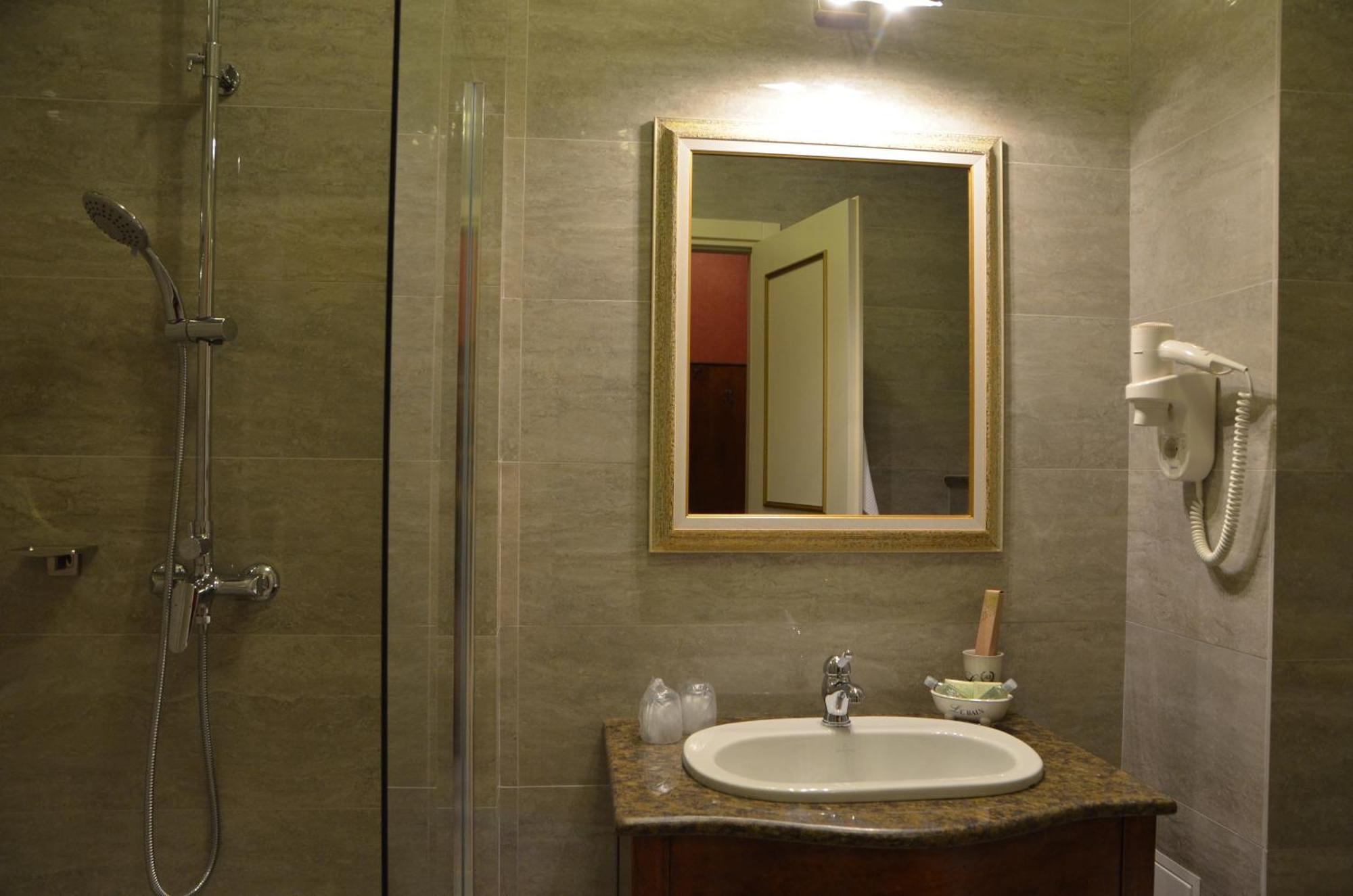 The Arlington Boutique Hotel Craiova Oda fotoğraf