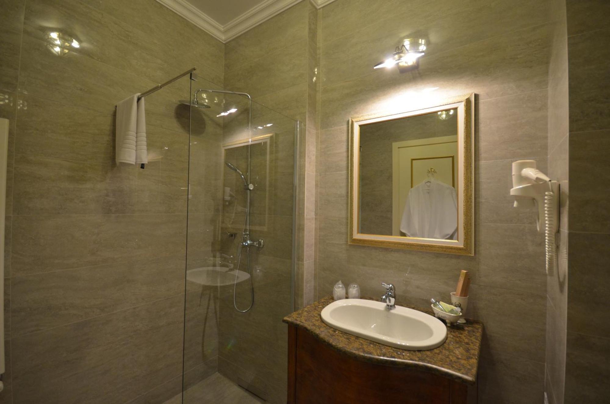 The Arlington Boutique Hotel Craiova Oda fotoğraf
