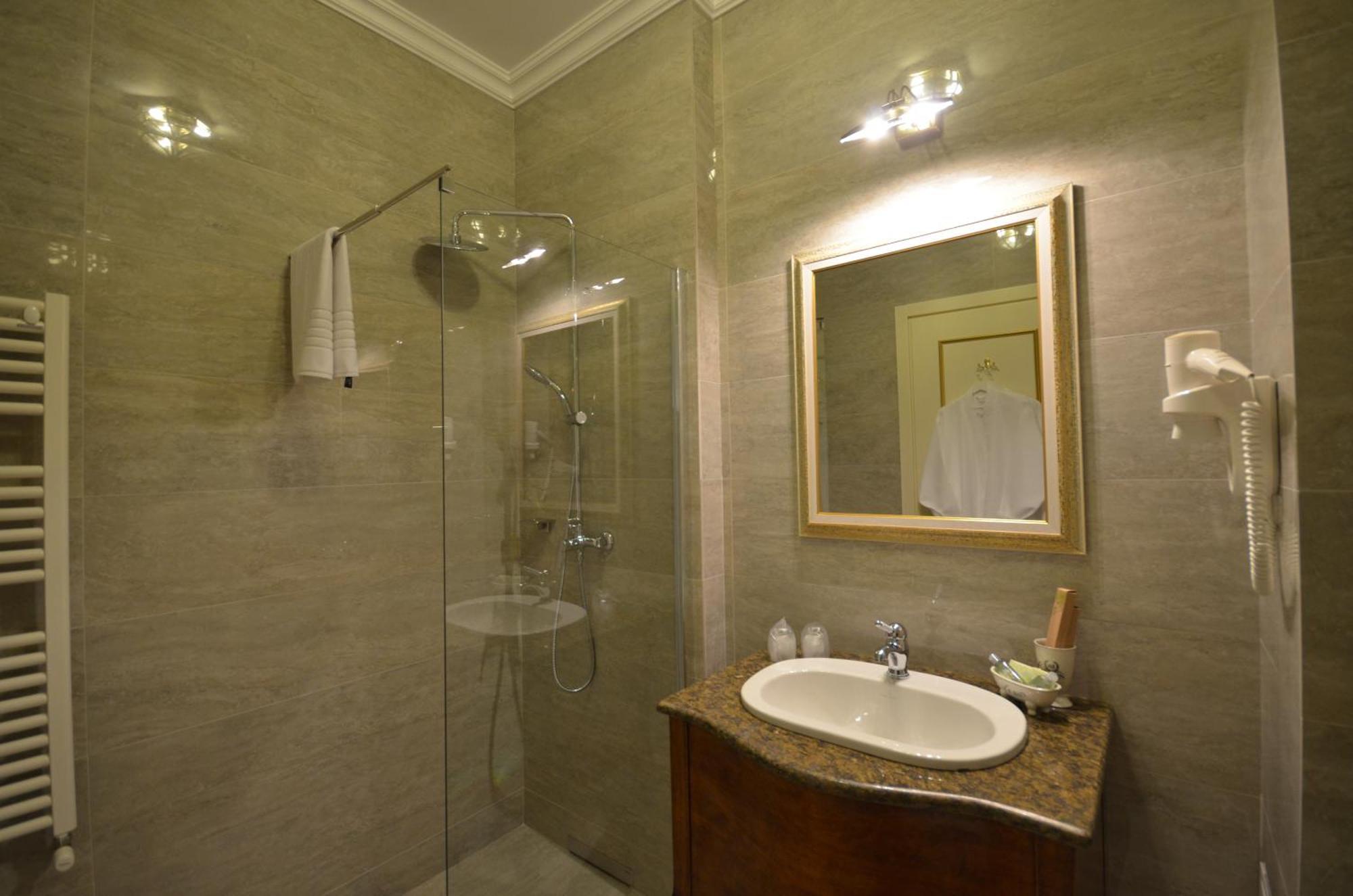 The Arlington Boutique Hotel Craiova Oda fotoğraf