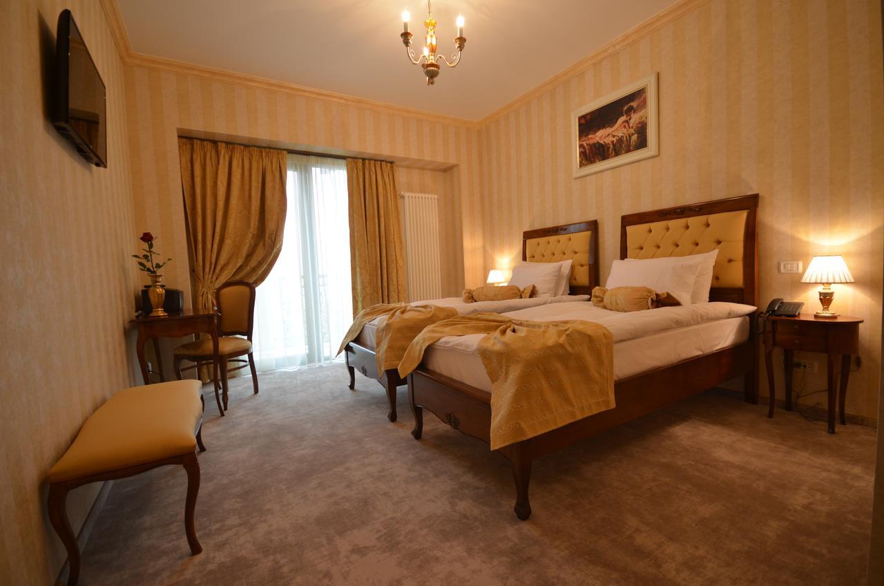 The Arlington Boutique Hotel Craiova Dış mekan fotoğraf