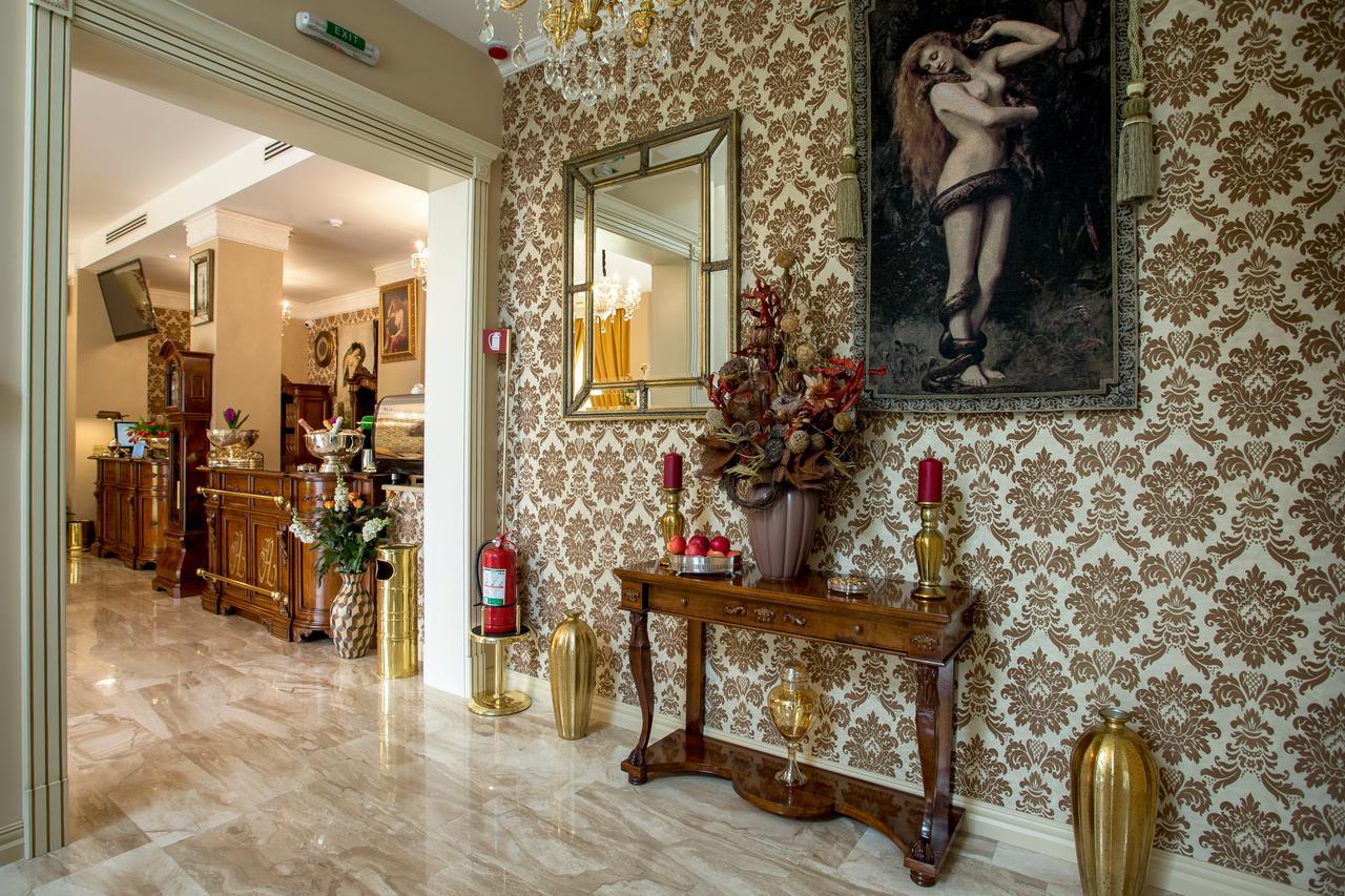 The Arlington Boutique Hotel Craiova Dış mekan fotoğraf