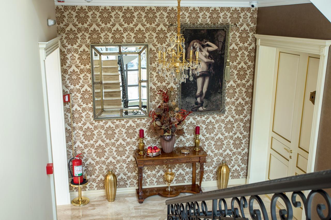The Arlington Boutique Hotel Craiova Dış mekan fotoğraf