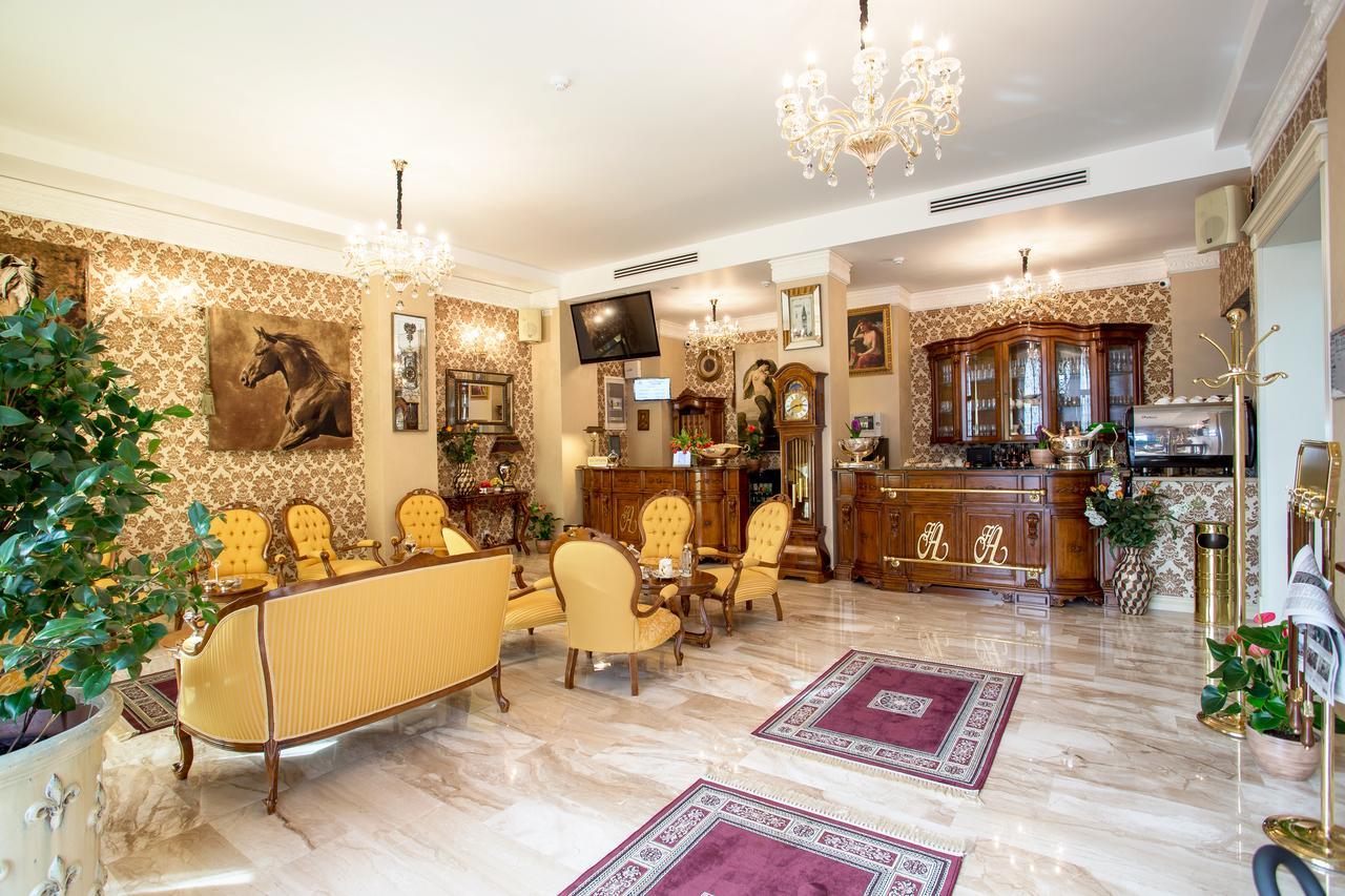 The Arlington Boutique Hotel Craiova Dış mekan fotoğraf