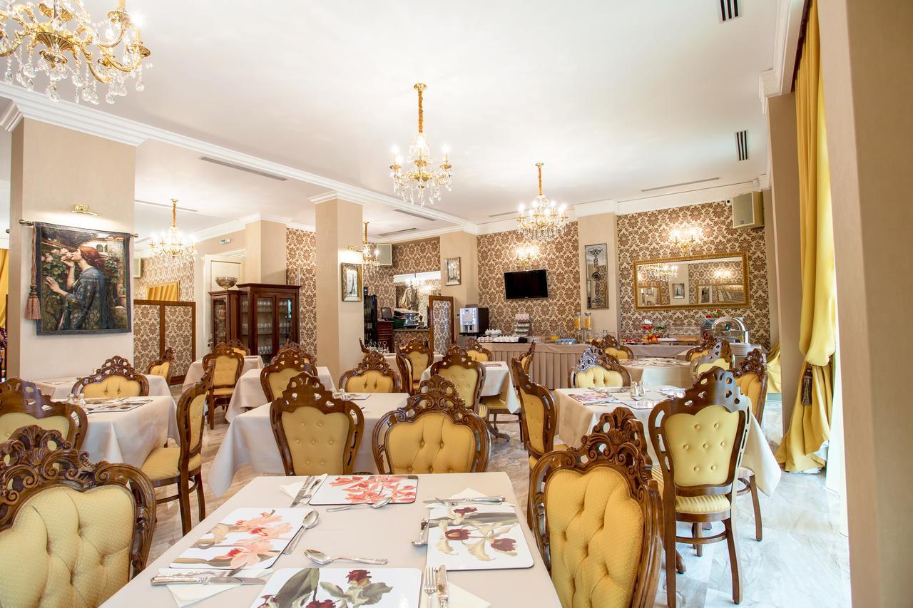 The Arlington Boutique Hotel Craiova Dış mekan fotoğraf