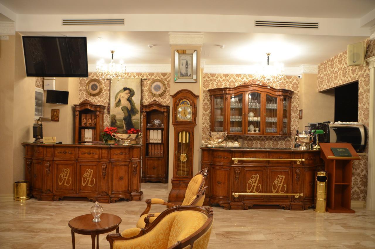 The Arlington Boutique Hotel Craiova Dış mekan fotoğraf